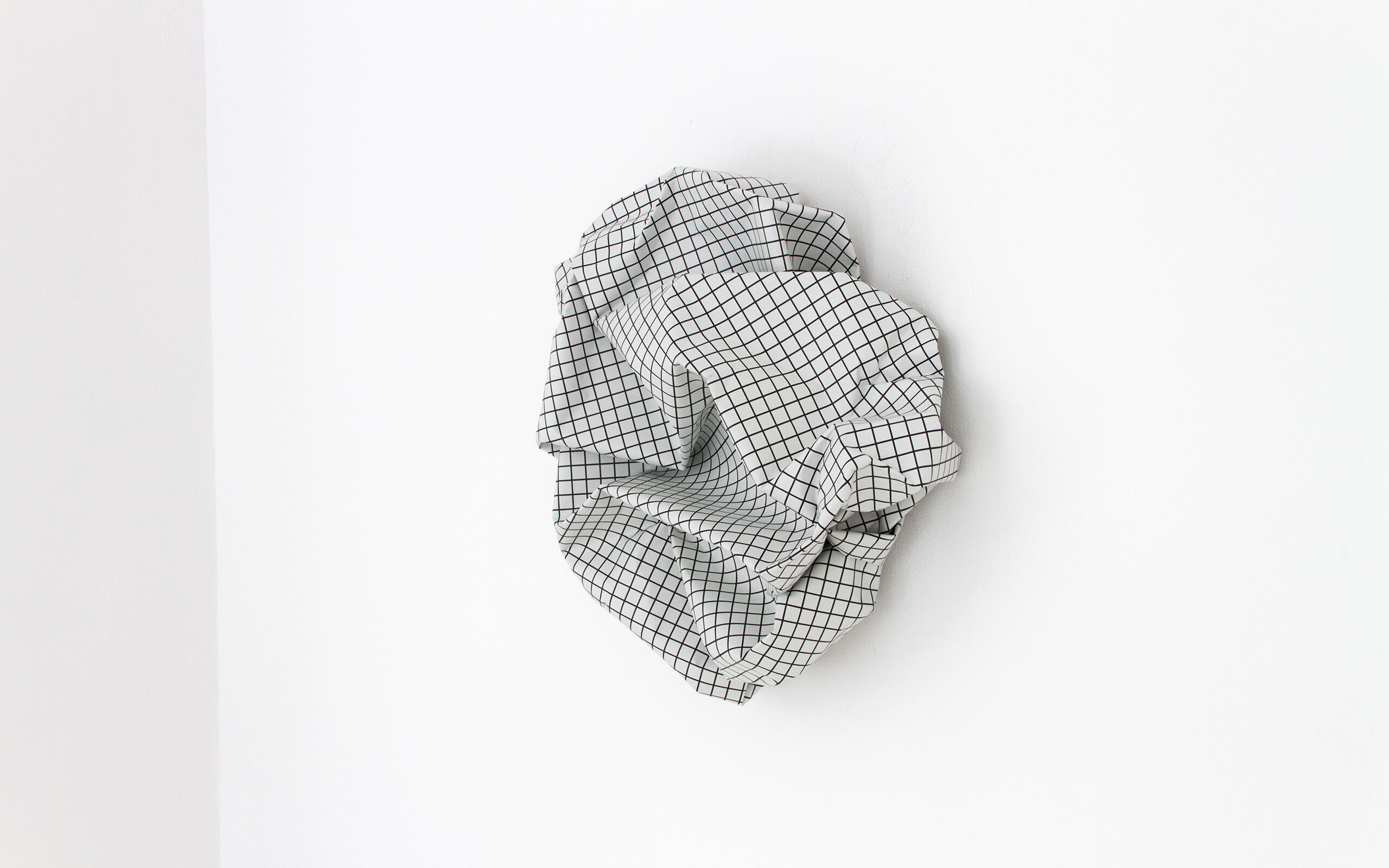 18B Esther Stocker Knitterskulpturen