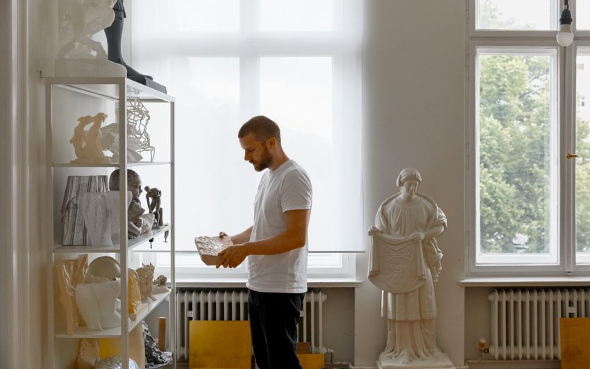 TQ Oliver Laric c Patrick Desbrosses